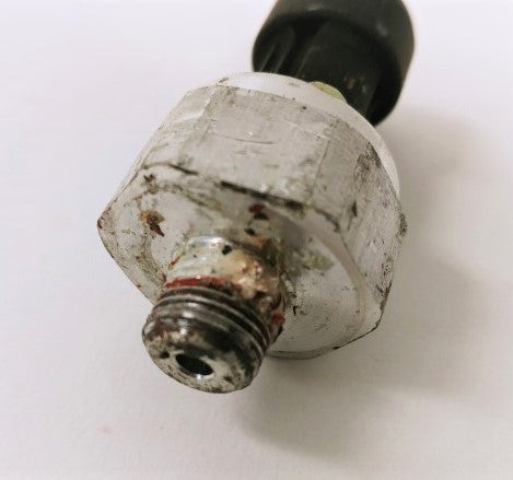 Used Freightliner 5 V Pressure Transducer - P/N: 12-26774-000 (4403575849046)