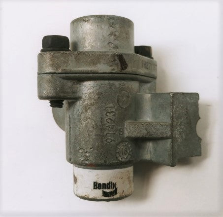 Damaged Bendix Double Check Air Valve - P/N  278614 (4508037021782)