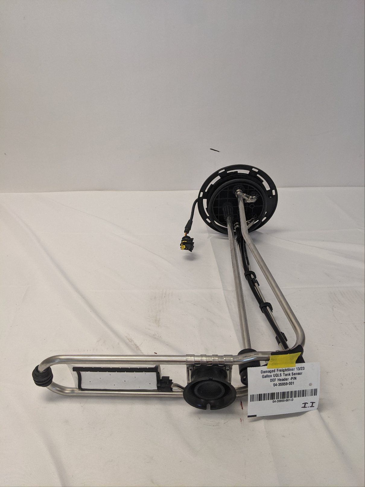 Damaged Freightliner 13/23 Gallon UQLS Tank Sensor DEF Header -P/N 04-35959-001