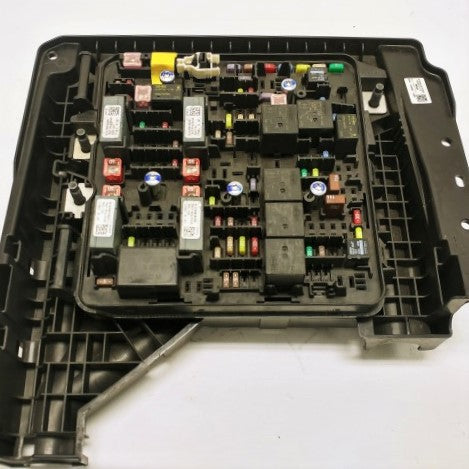 Freightliner. Power Distribution Module VPDM Fuse Panel P/N  A06-90283-000 (4425604005974)