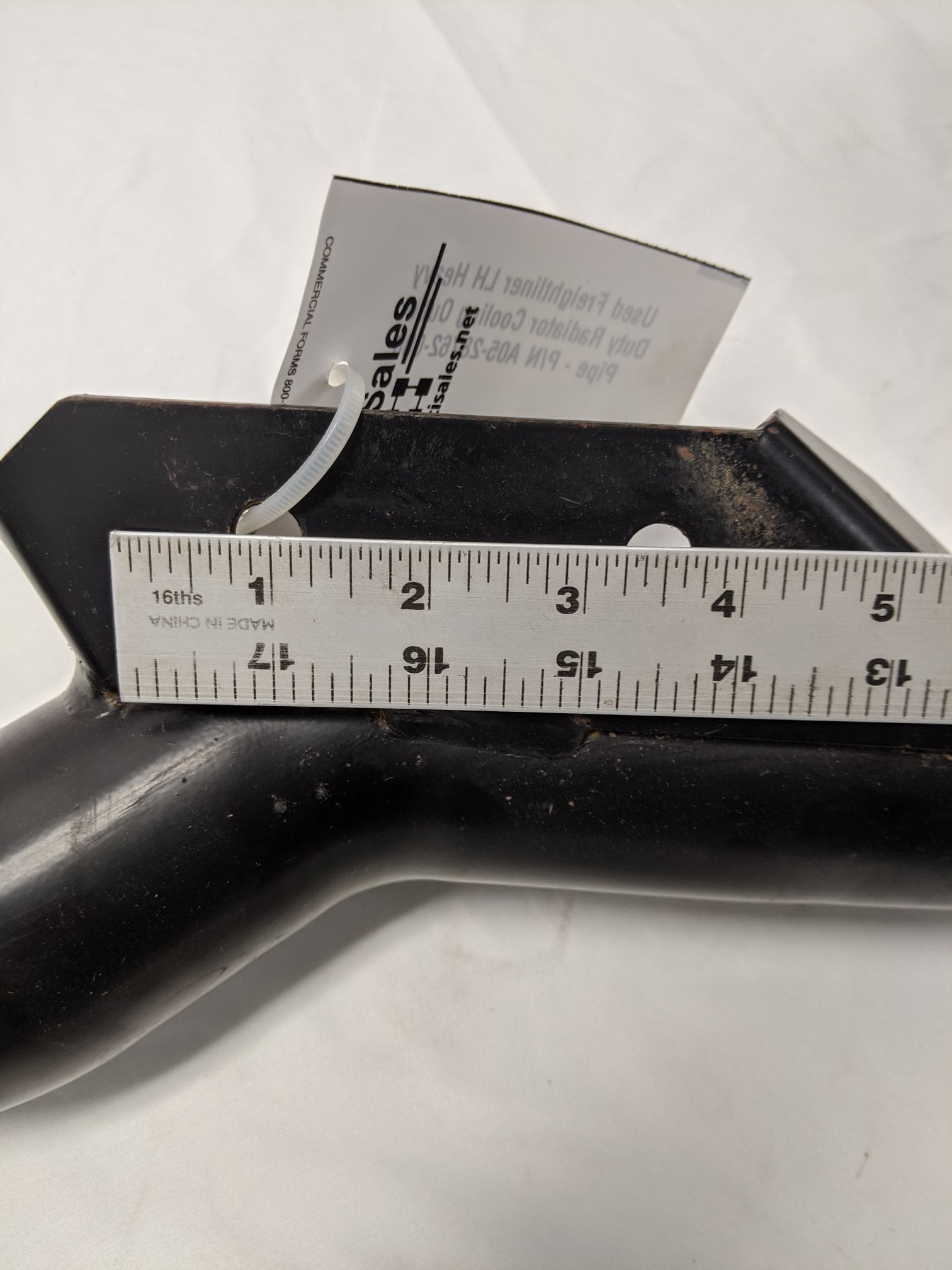 Freightliner LH Radiator Cooling Outlet Pipe - A05-28762-000