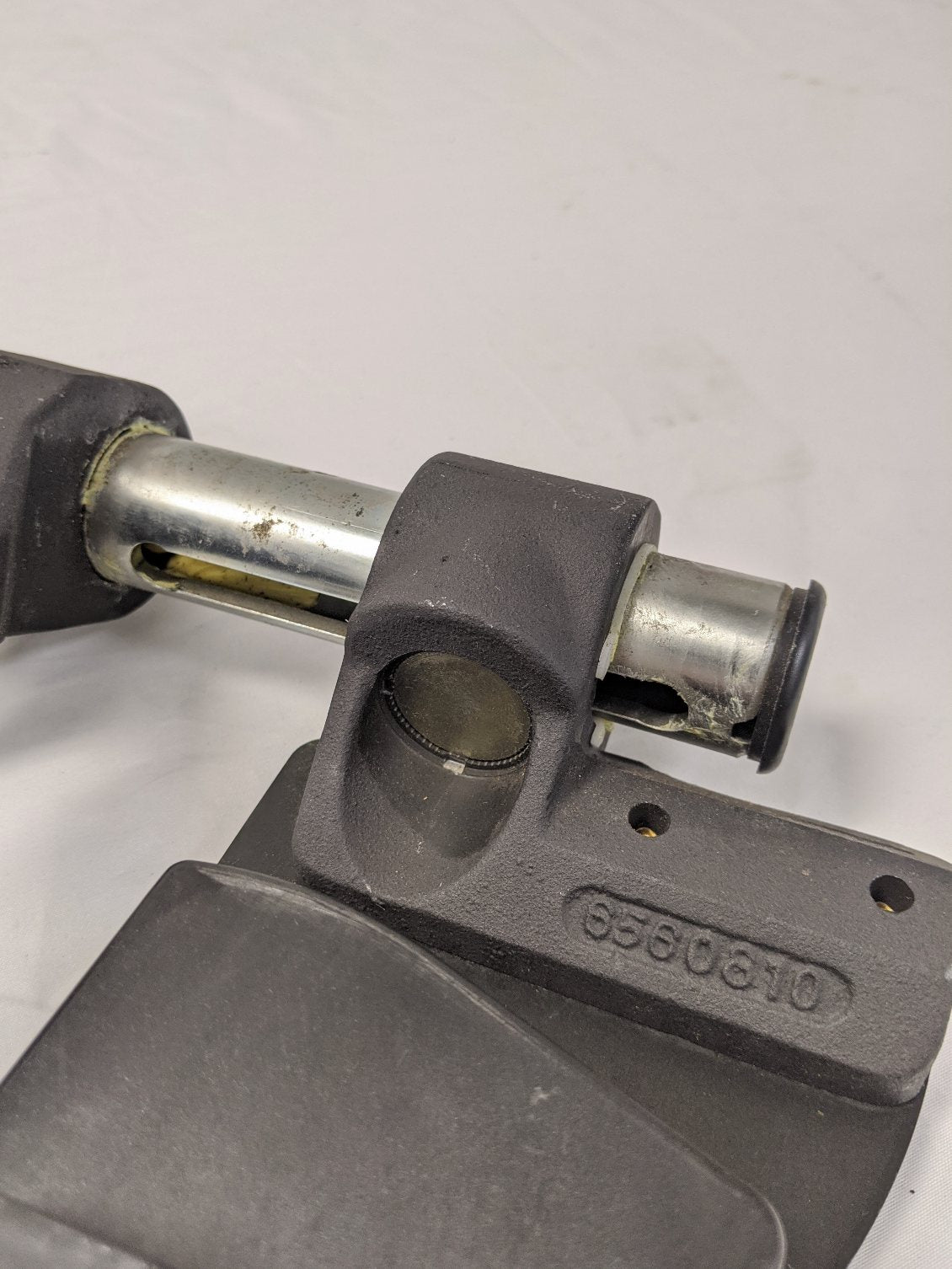 *Missing Adjuster* Freightliner Accelerator ADJ Pedal Assy - P/N  A01-34001-000