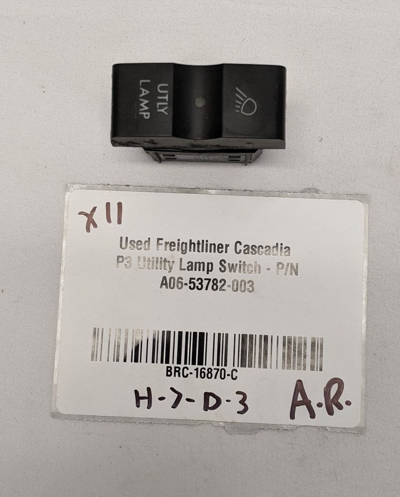 Freightliner Cascadia P3 Utility Lamp Rocker Switch A06-53782-003