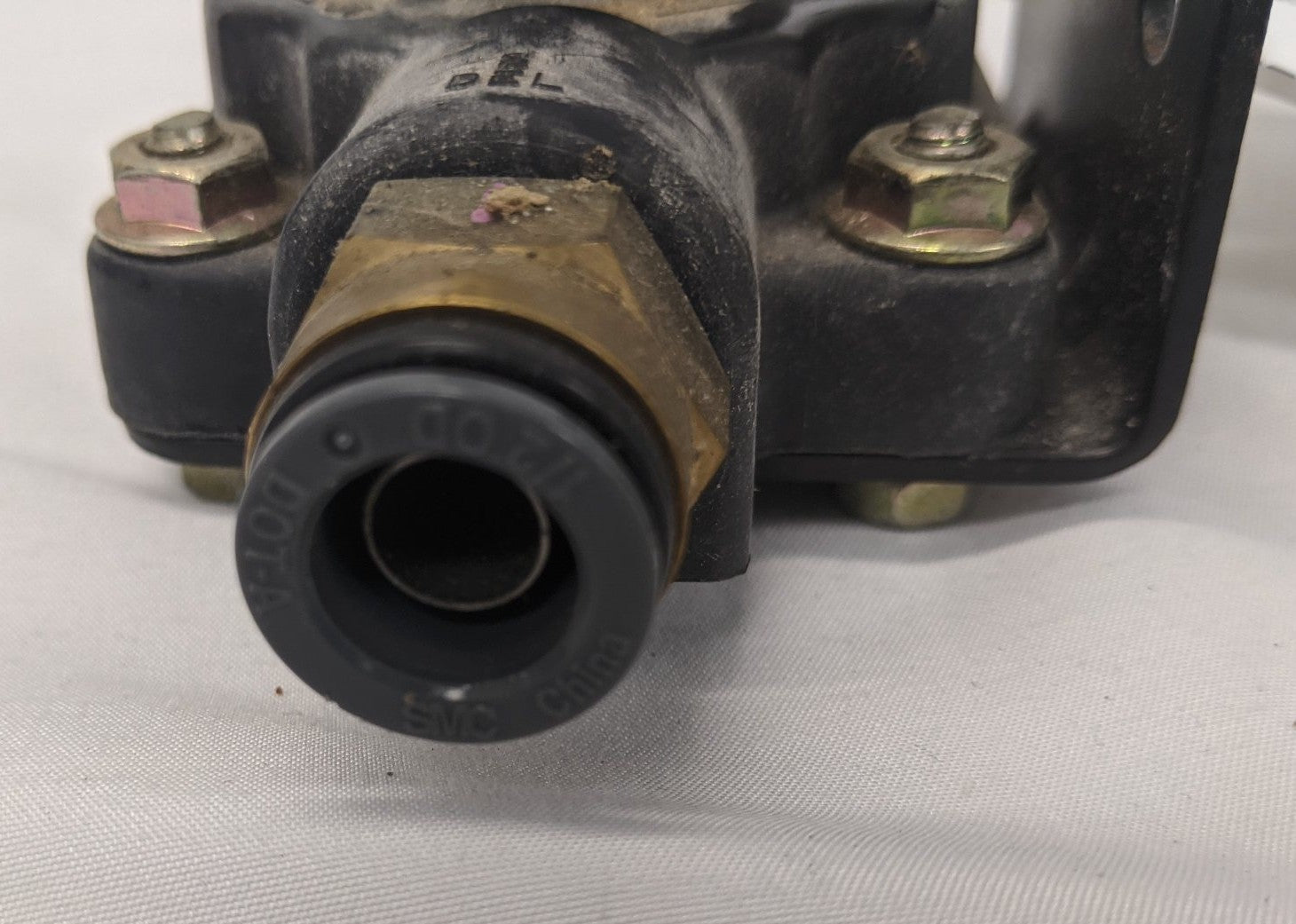 Used Bendix Quick Release Brake Valve w/ Bracket - P/N T-5007239