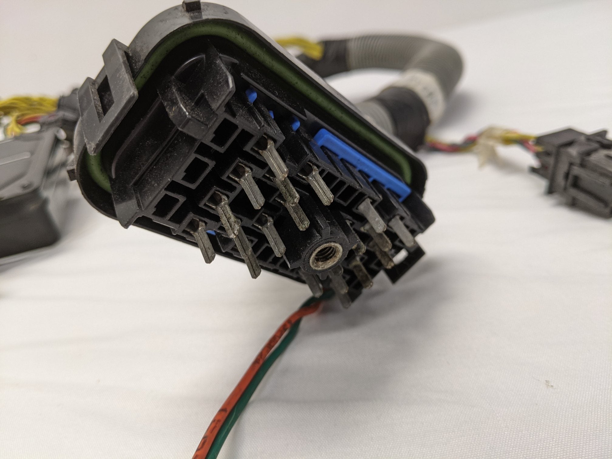 Used Wabco ABS ECU Module w/ Wiring Harness A06-28125-000 - P/N 446 004 313 0