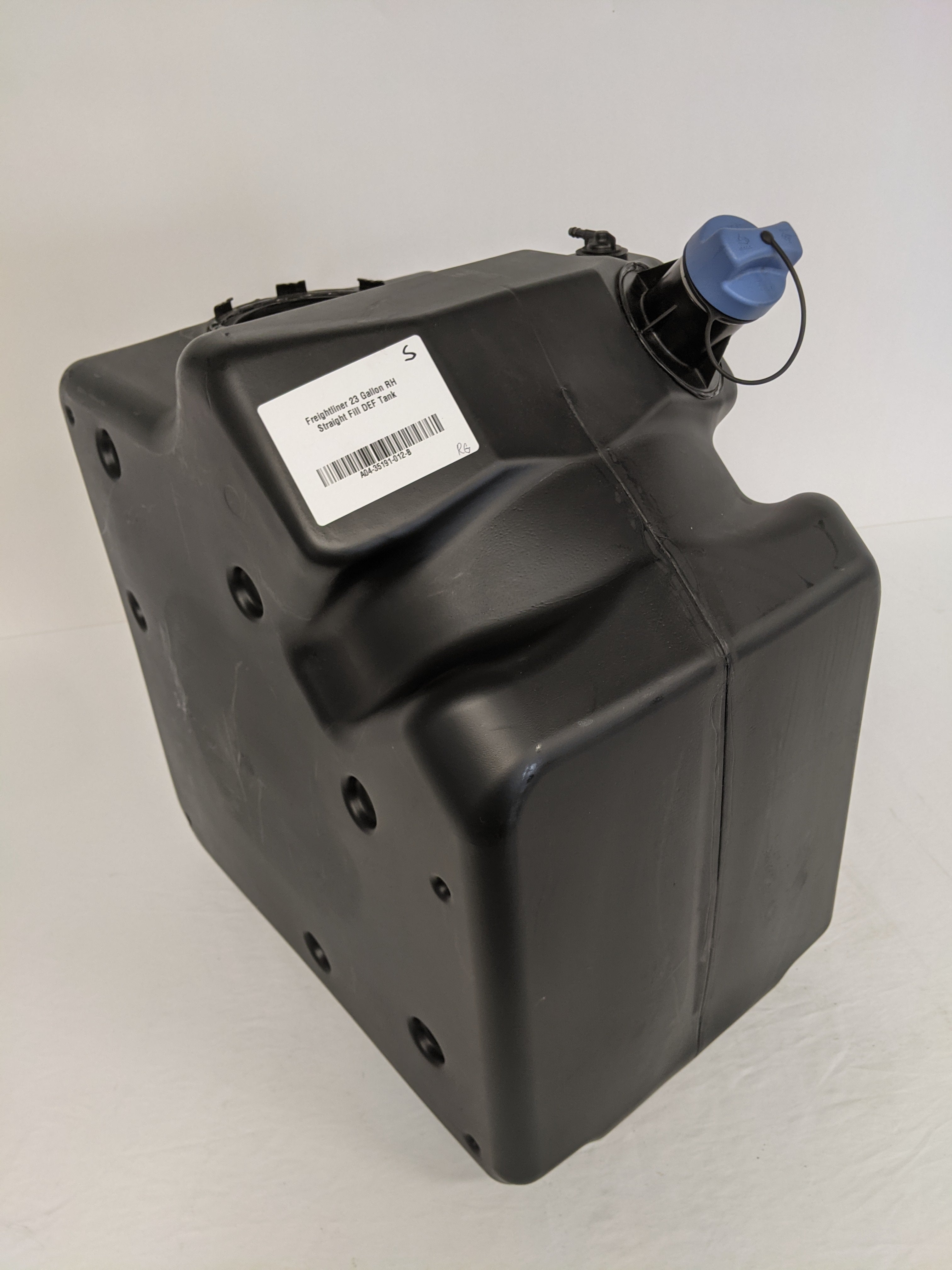 Freightliner 23 Gallon RH Straight Fill DEF Tank - P/N A04-35191-012 (9971766133052)