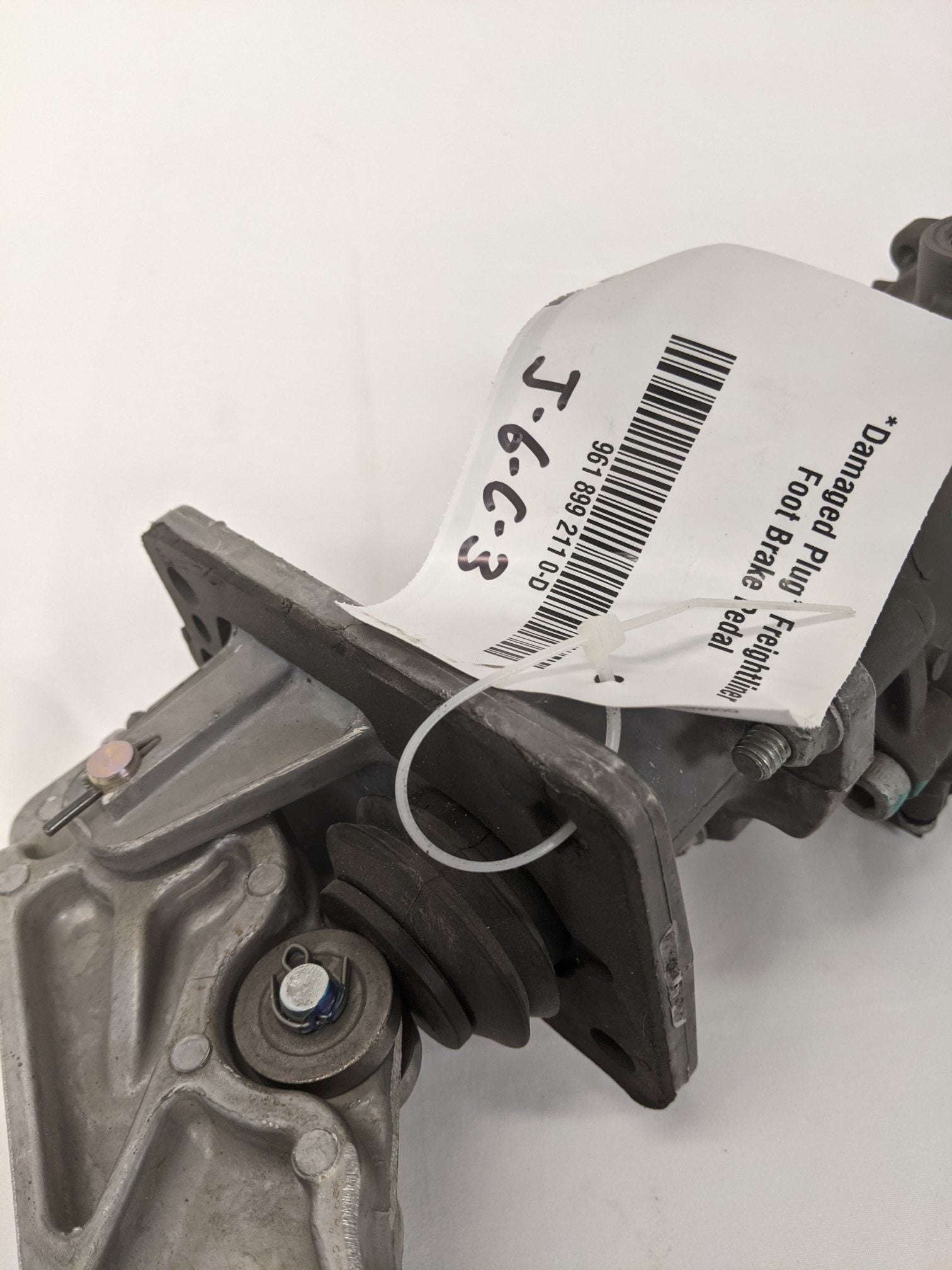 *Damaged Parts* Freightliner Foot Brake Pedal - P/N  9618992110 (6610842484822)