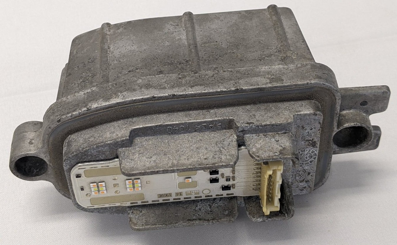 Used Freightliner Cascadia LED Turn Signal Control Module - P/N  1040.001.0920