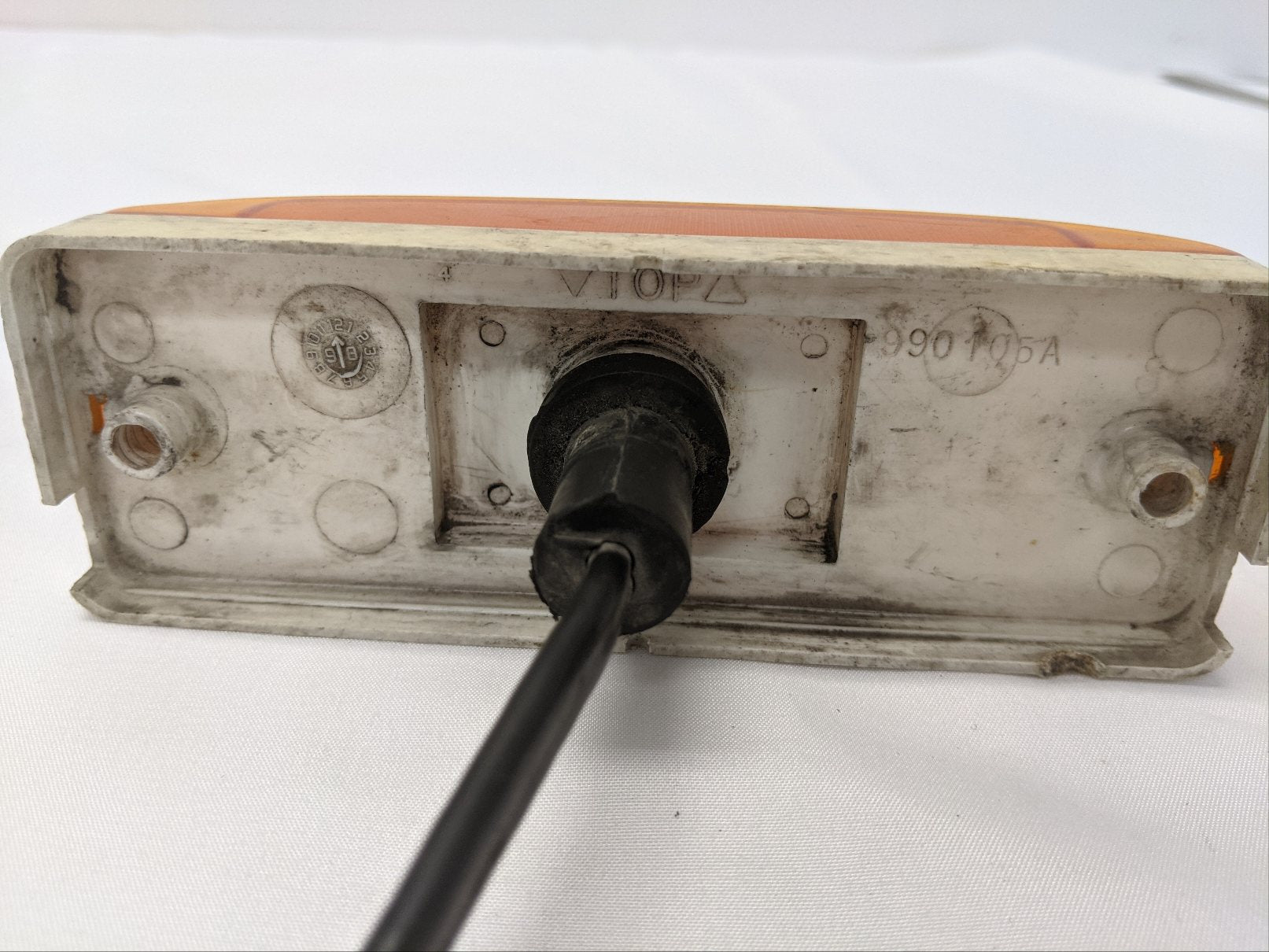 Used Reflectorized Rectangular Incandescent Marker Light - P/N TL 29203Y