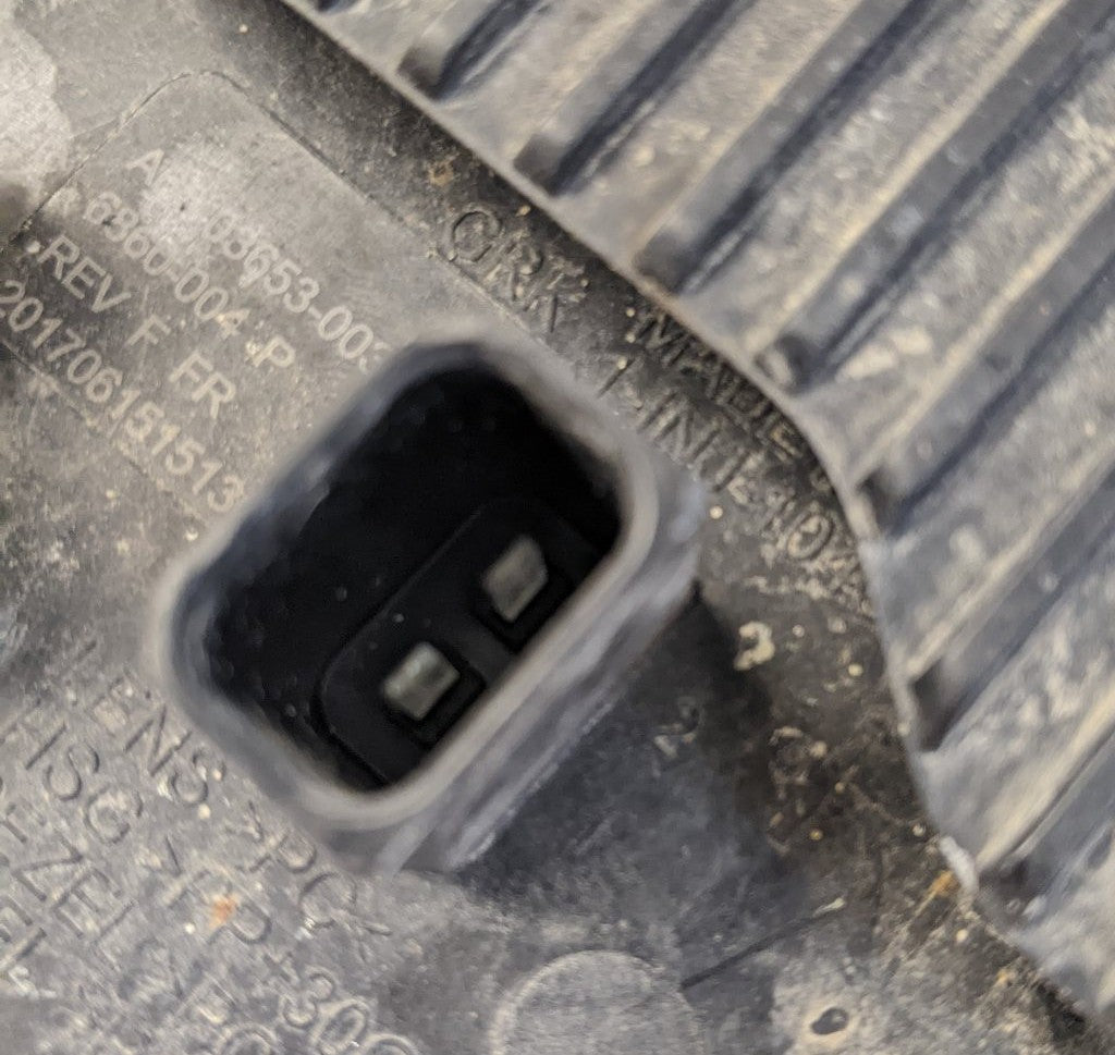 Damaged Freightliner Cascadia P4 RH LED Fog Light - P/N A66-03653-003