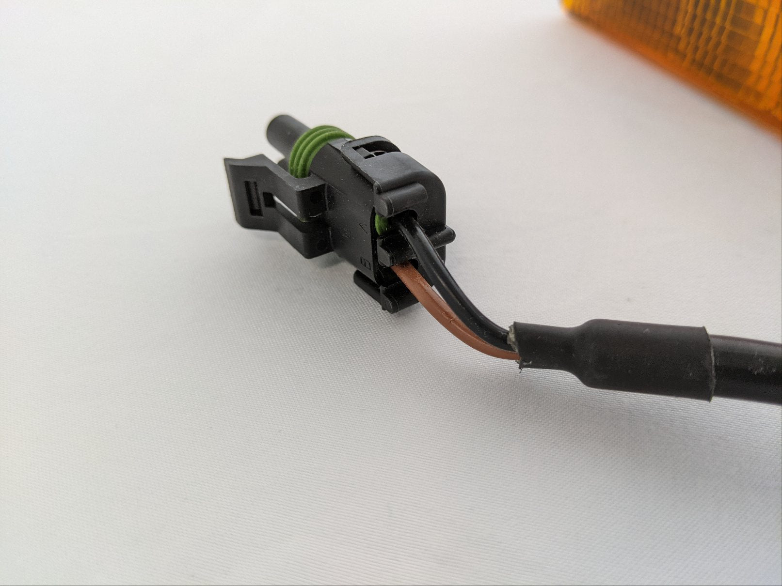 Hella Volkswagen Golf Front RH Turn Signal - P/N  32710R6 / P23939007