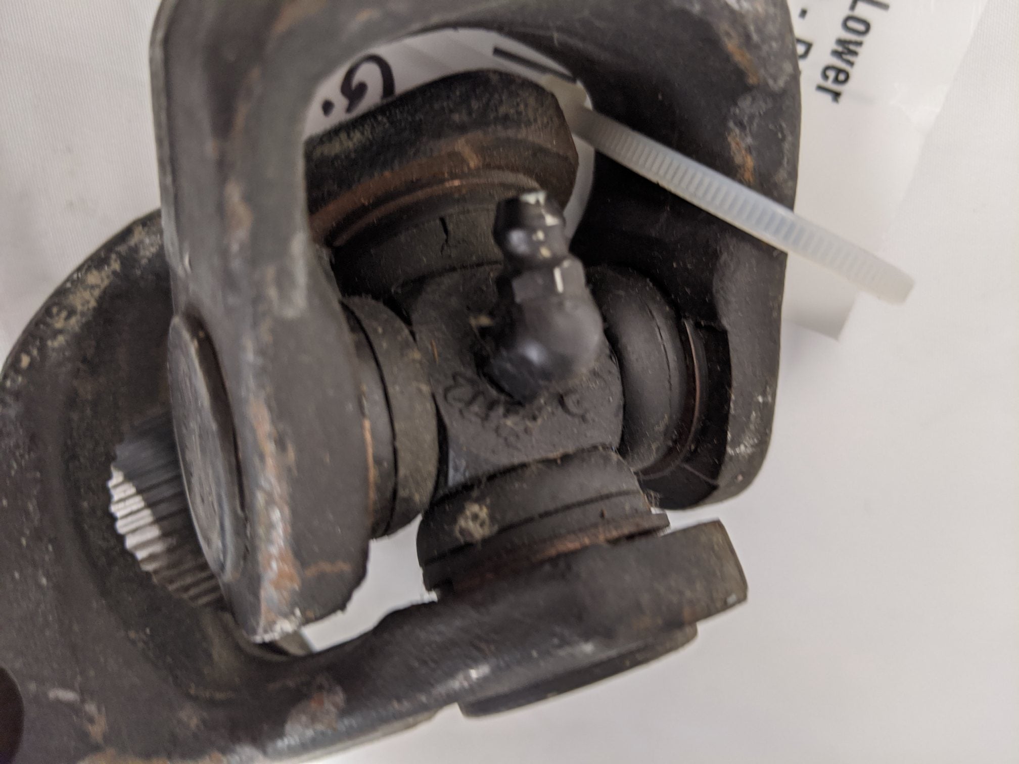 Freightliner Lower Steering Gear Shaft (WWS 38201-3484) - Used