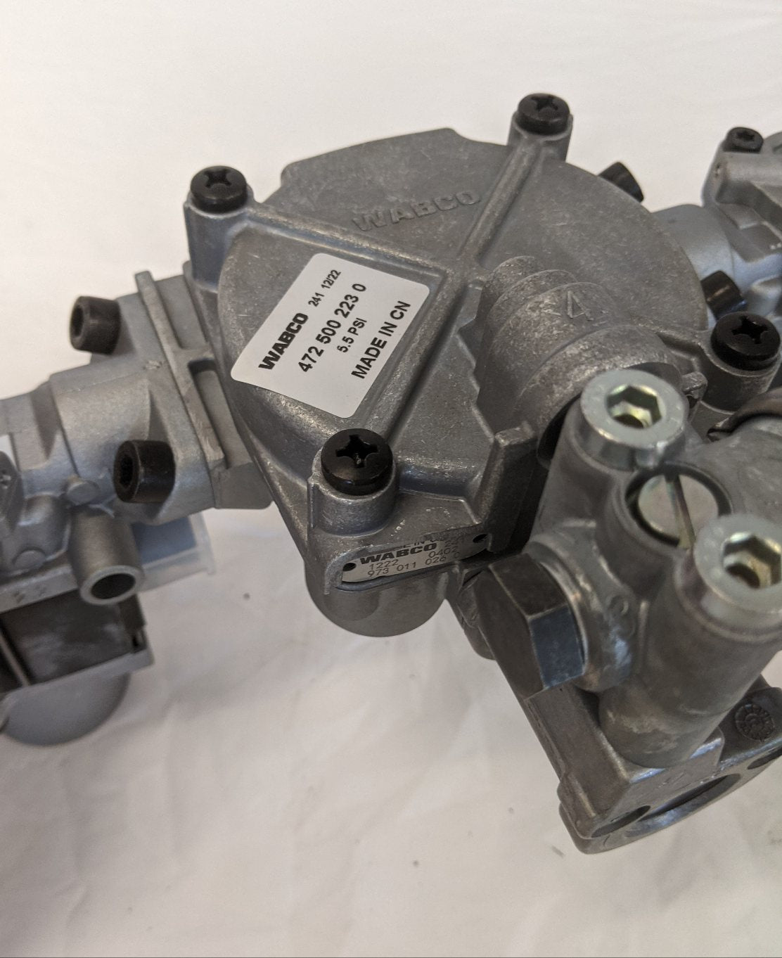 New Meritor Wabco ABS Modulator Adaptor Valve Kit - P/N TDA R950135 (10175013257532)