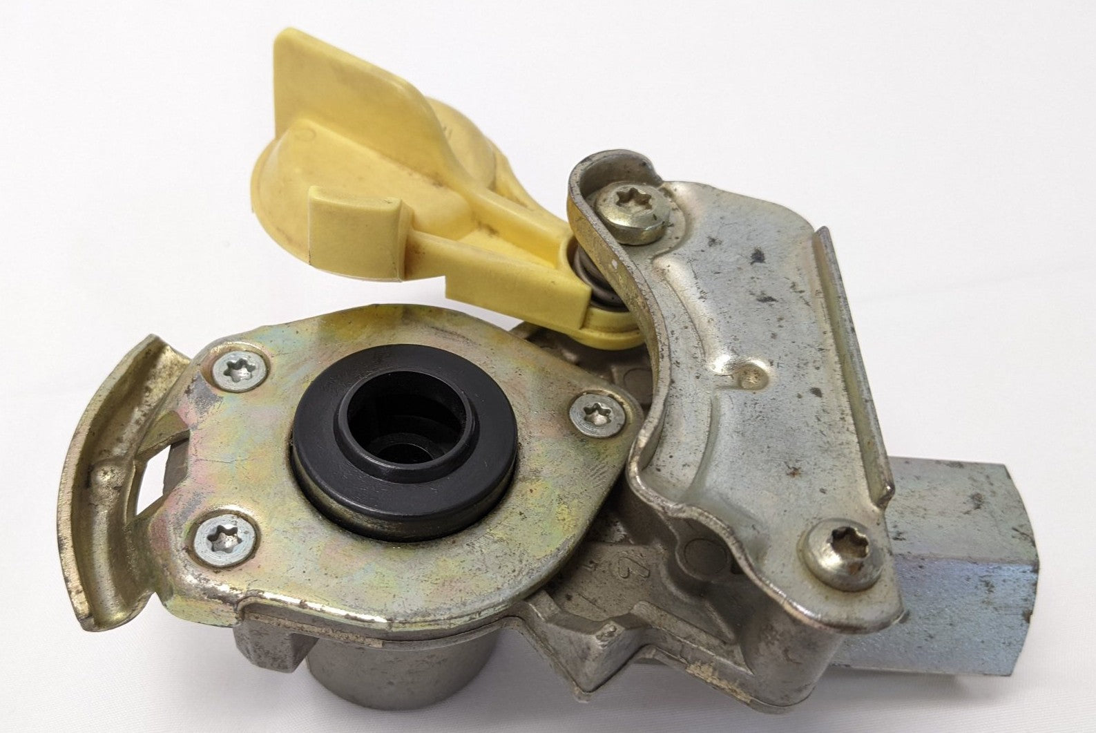 Used Bendix Yellow Service Air Brake Glad Hand -P/N BW K004230