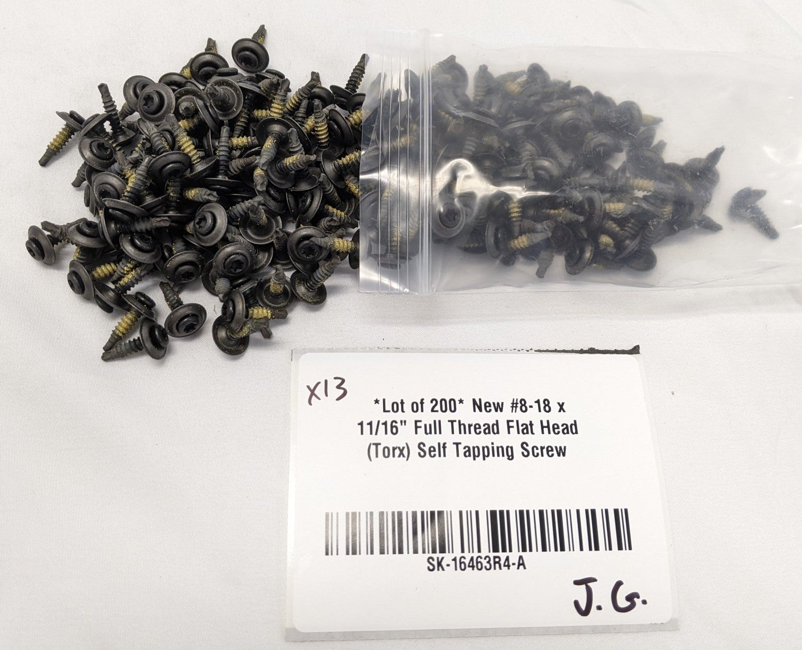 *Lot of 200* New #8-18 x 11/16" Full Thread Flat Head (Torx) Self Tapping Screw