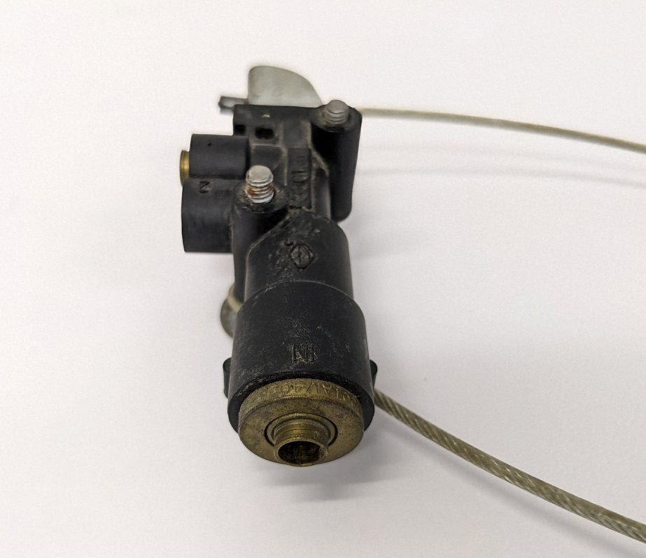 Used Freightliner Air Horn Valve - P/N 3301-30 (6700693160022)