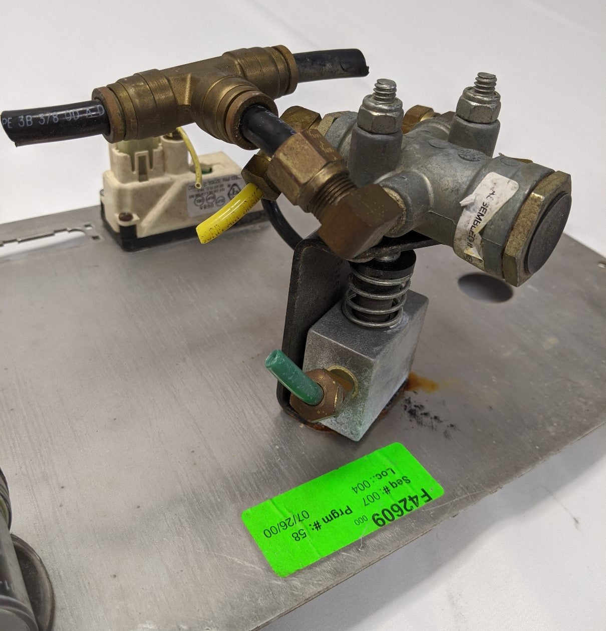 Used Freightliner Columbia Center Instrument Dash Panel - P/N  22-45867-000