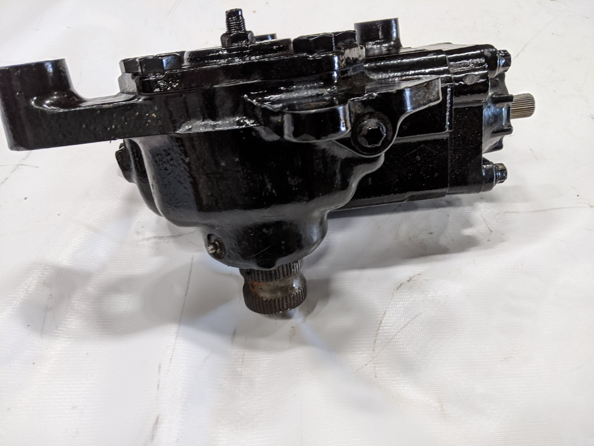 Used Freightliner Columbia Steering Gear Assembly - P/N 14-17729-000 (10118092783932)