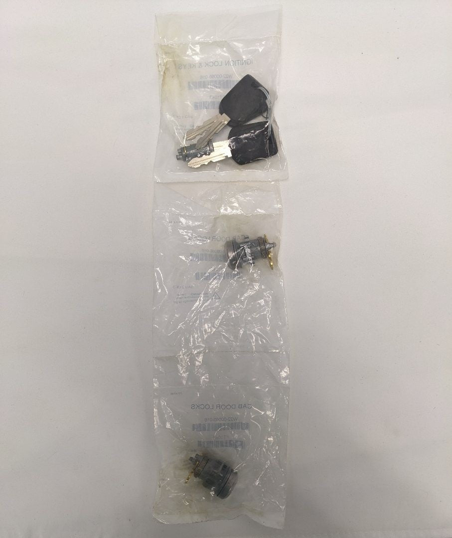 New Freightliner W4 Lockset, 4 Keys, Lockset - P/N W22-00065-016 (10133749662012)