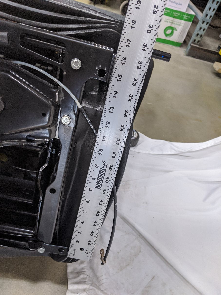 Freightliner Cascadia RH Complete L1 Basic Seat Assembly - P/N ISR 816002 332
