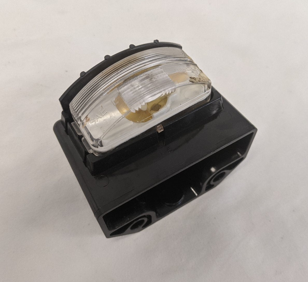 Truck-Lite Rear License Plate Light and Bracket - LIT P/N 15208, BRKT P/N 15730