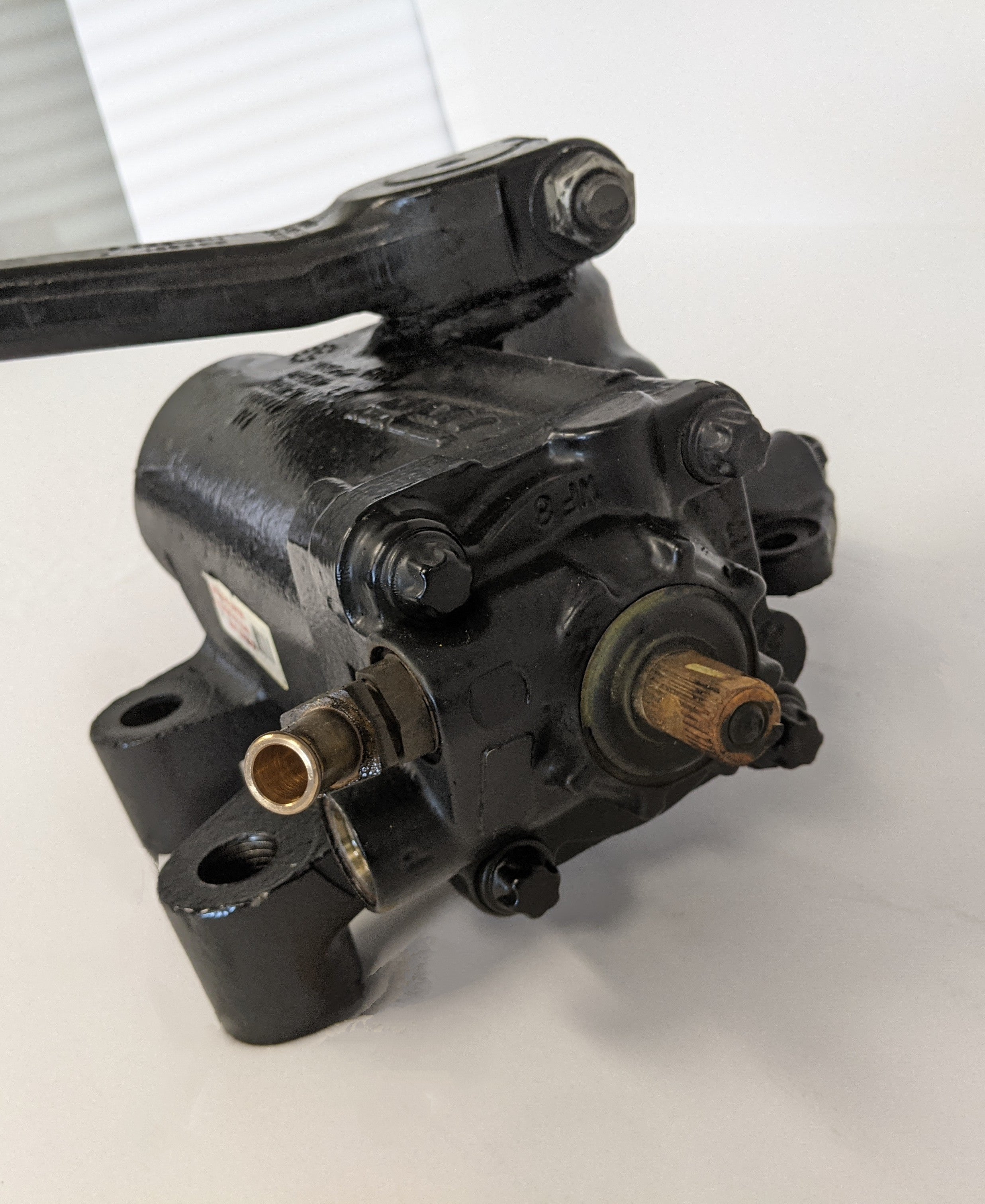 Used Freightliner CMN Set Back Axle THP60 Steering Gear w/ Arm- P/N 14