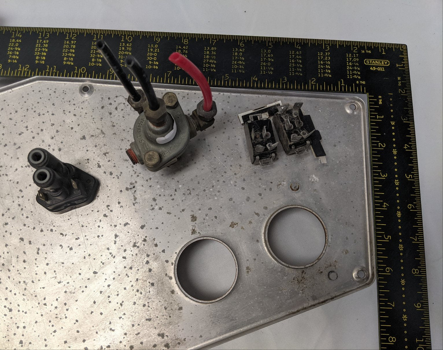 Freightliner FLD Classic LH Upper Dash Instrument Panel - 22-20985-004