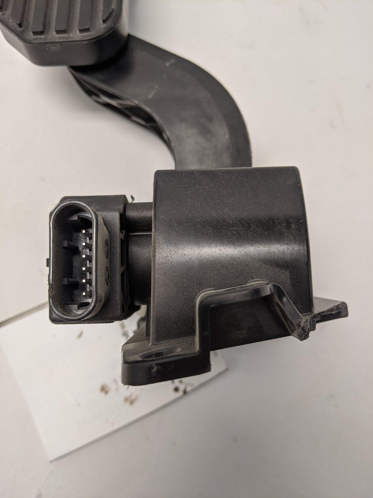 Damaged Freightliner M2, Cascadia Dual APS Accelerator Pedal - P/N A01-34090-000