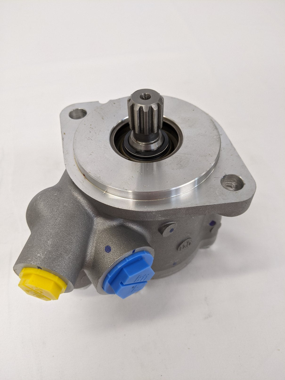 New Freightliner Power Steering Pump Assembly - P/N 14-20358-016 (10157595918652)