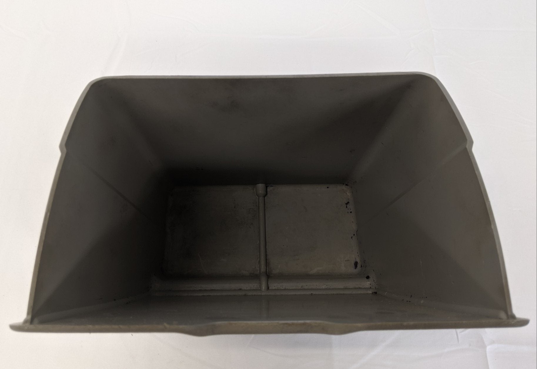 Used Freightliner Columbia, Century, Coronado Gray Waste Bin - P/N 18-39952-000 (10122021077308)