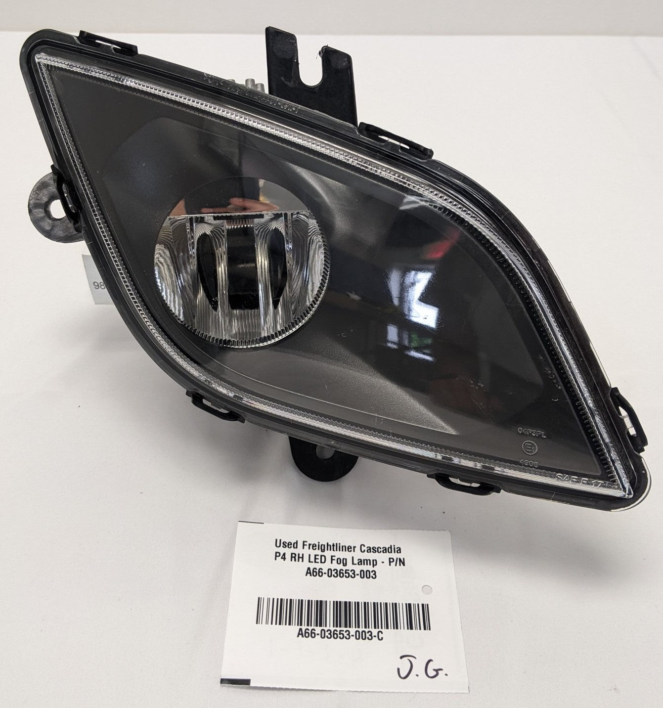 Used Freightliner Cascadia P4 RH LED Fog Light - P/N  A66-03653-003