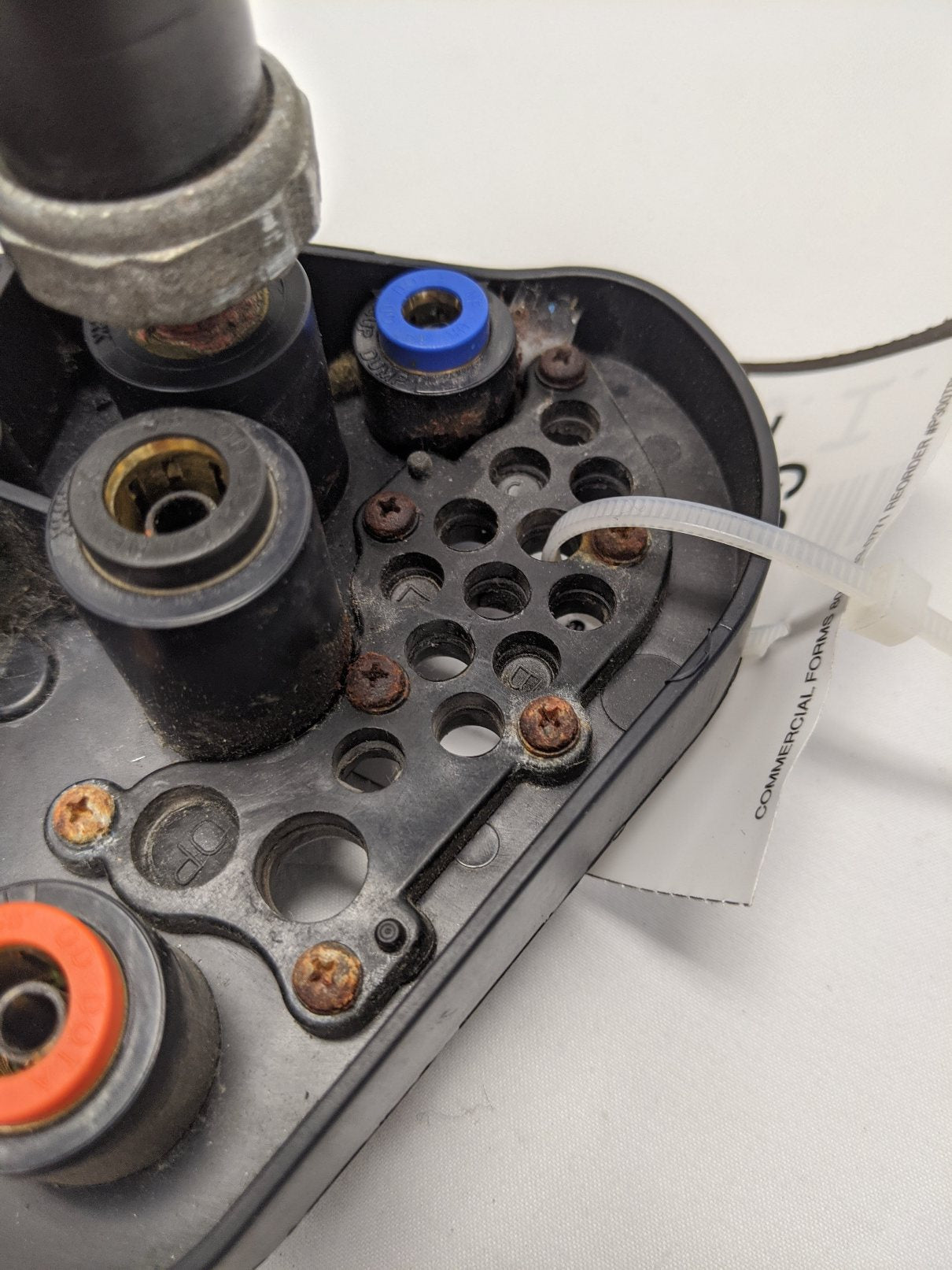 Freightliner Cascadia Passthrough Block Switch Manifold - 12-21425-001