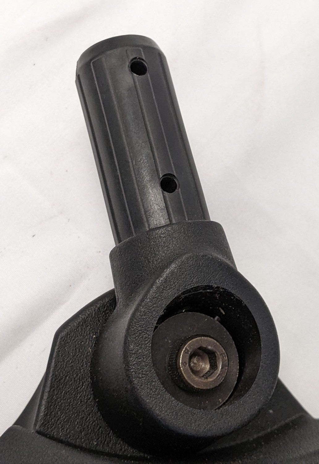 International RH Upper Mirror Holder Bracket - P/N 2509069C91