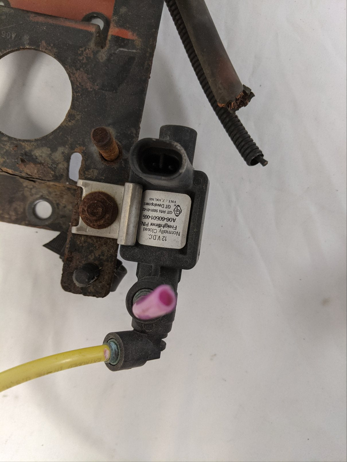 Used Freightliner Powernet Distribution Bracket w/ Solenoid - P/N A06-81493-000