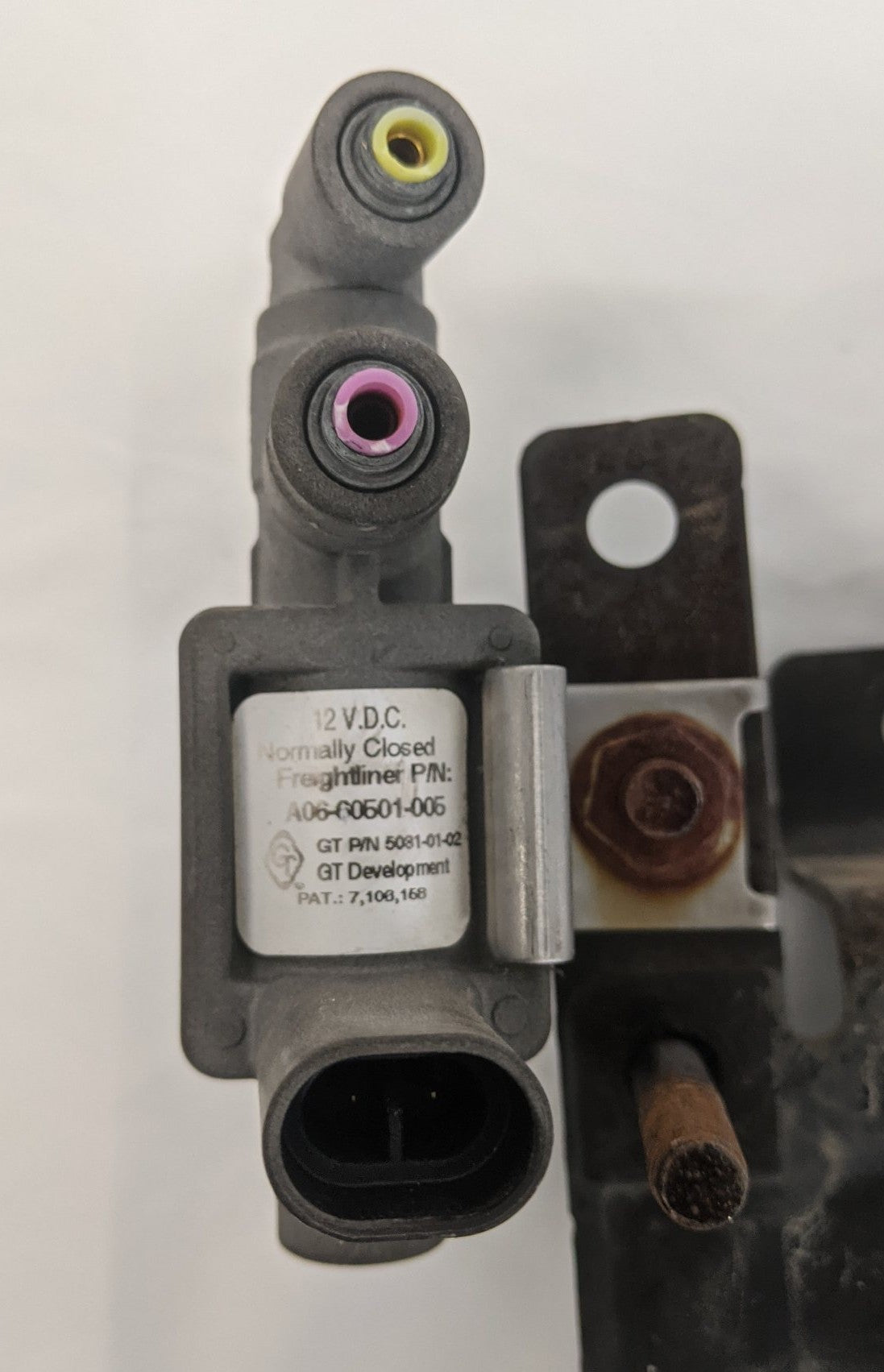 Used Freightliner Powernet Distribution Bracket w/ Solenoid - P/N  A06-76095-000