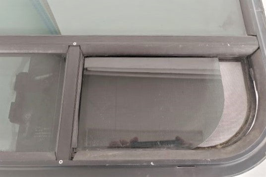 Damaged Freightliner LH Side Sliding Window - A18-30275-004 (9607098270012)