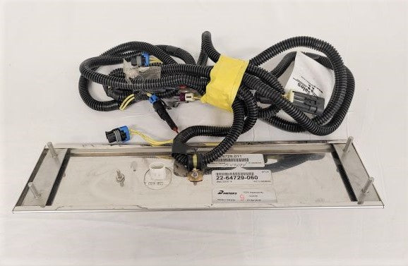 Freightliner 16.5? RH Valance Panel w/ Wire Harness & One Light - A22-64729-011 (8757644460348)