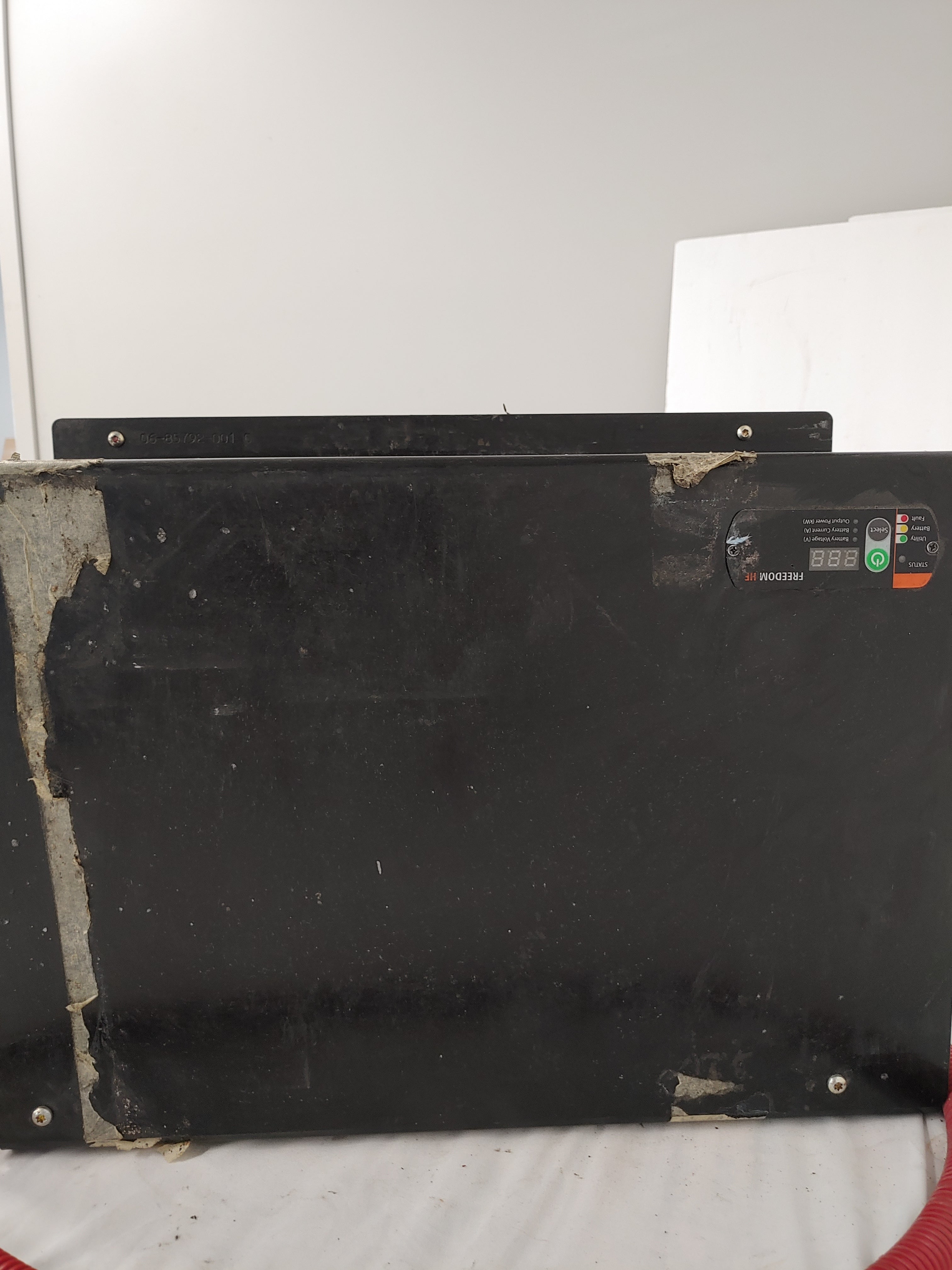 Used Xantrex Freedom HF 1500 Inverter w/Cover Bracket - P/N A06-93338-000 (8320456425788)