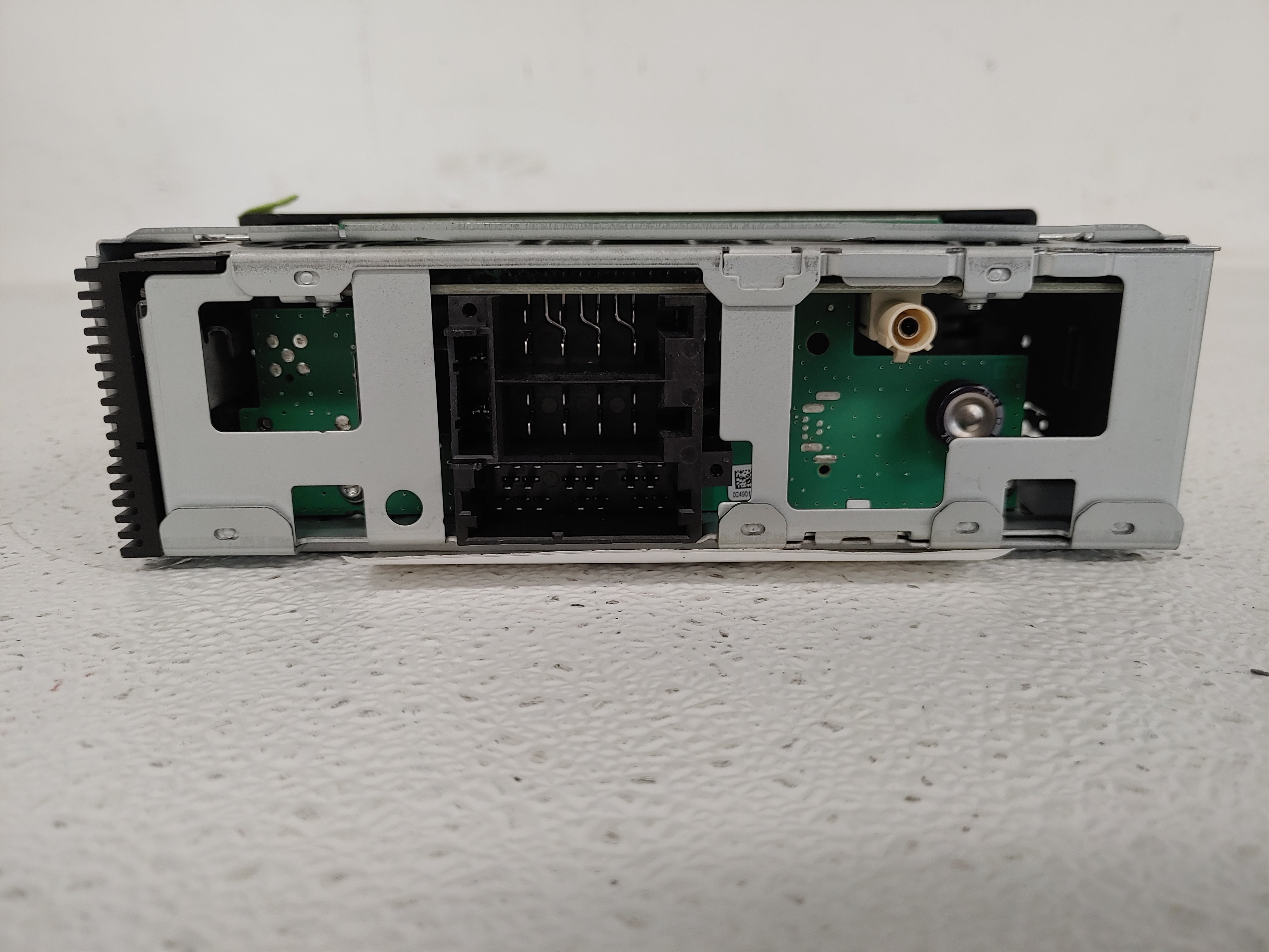 Damaged Freightliner DEA710 Radio - P/N  A22-78678-000 (8755980009788)