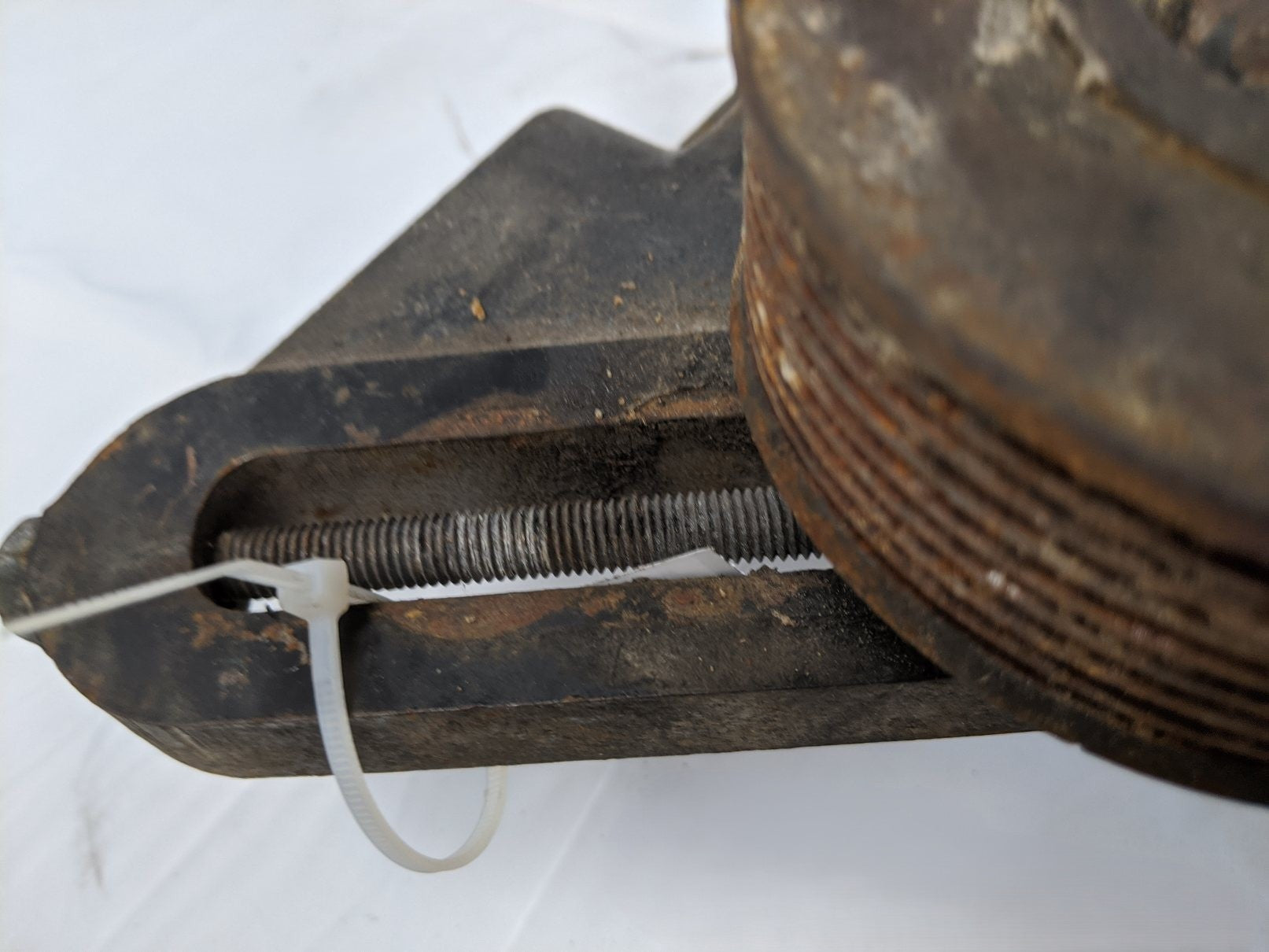 Cummins Engine Fan Support Bracket & Pulley - P/N 3819986