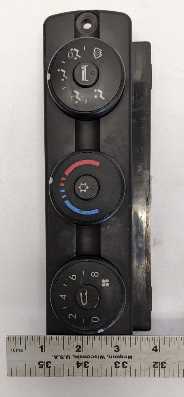 Used Freightliner Cascadia P3 A/C Heater HVAC Control Panel - P/N  A22-60645-501