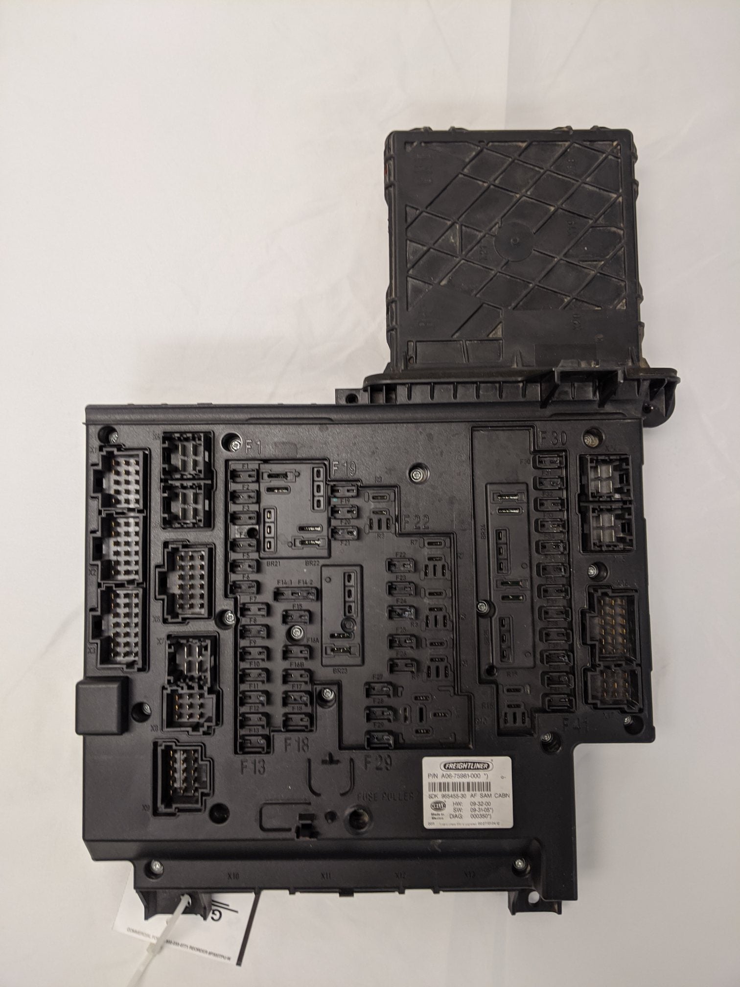 Used Freightliner ECU Module Fuse Panel - P/N A06-75981-000