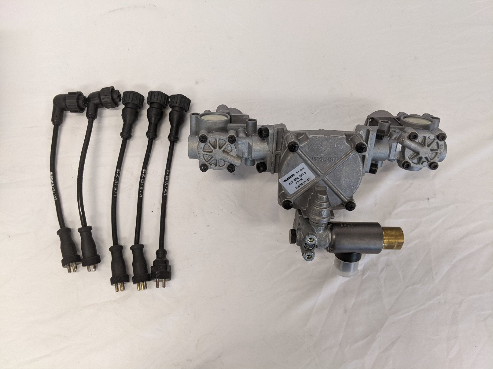 New Meritor Wabco ABS Modulator Adaptor Valve Kit - P/N TDA R950135 (10175013257532)