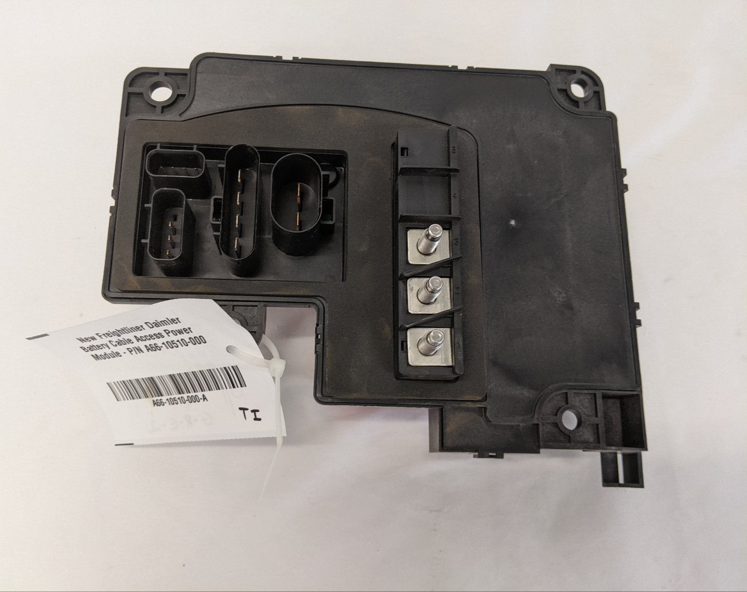 New Freightliner Daimler Battery Cable Access Power Module - P/N A66-10510-000 (10172257370428)