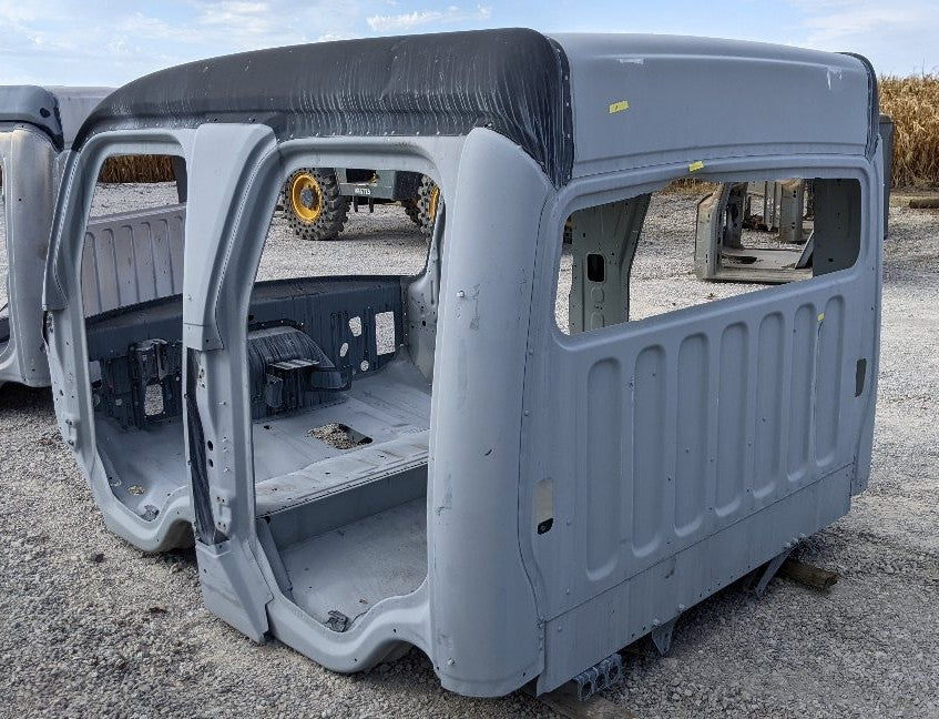 Damaged Freightliner M2 106 / 114SD 4-Door Crew / Quad Cab #8
