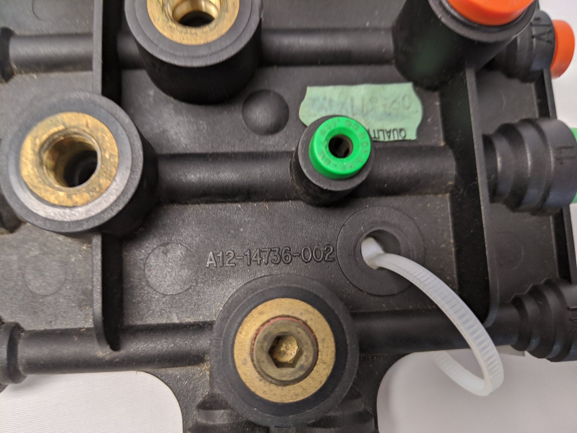 Used Freightliner Air Switch Manifold Block - P/N A12-14736-002