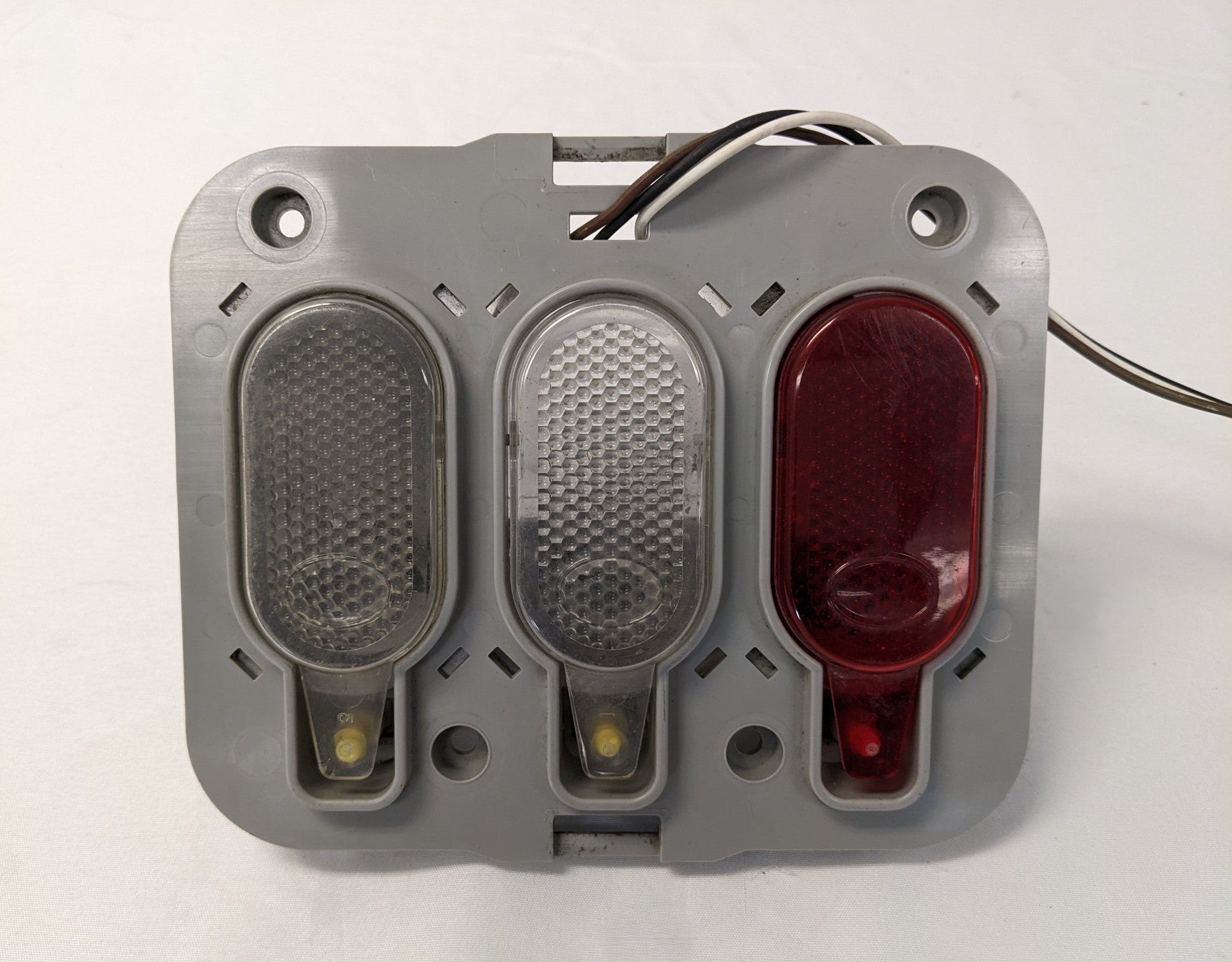 Used Freightliner Grakon Three Piece Dome Light - P/N 22-43070-001