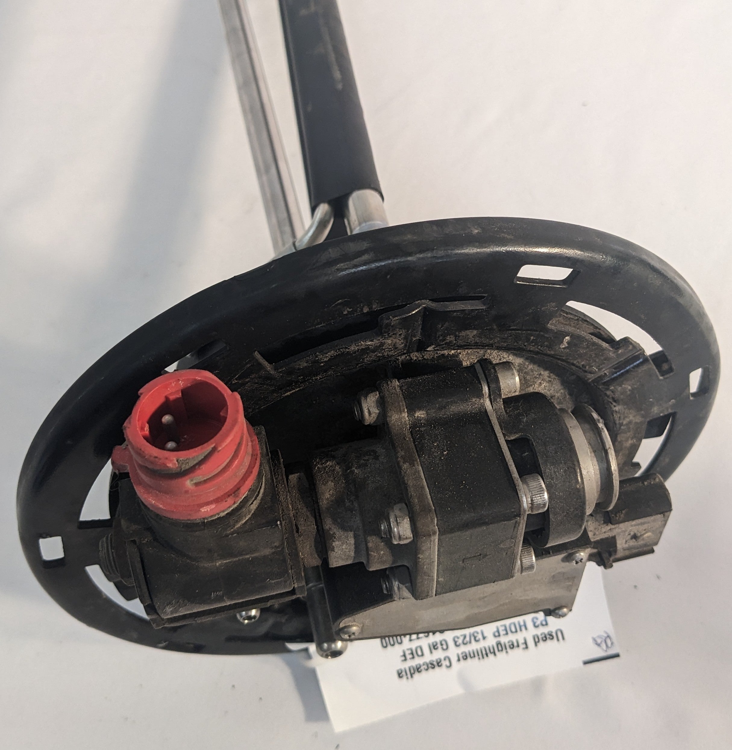 Used Freightliner Cascadia P3 HDEP 13/23 Gal DEF Header - P/N  04-31677-000 (10071656104252)