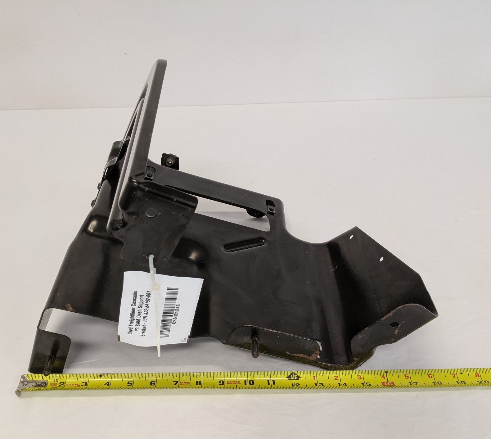 Used Freightliner Cascadia P3 SAM Dash Support Bracket - P/N A22-64192-001 (10118342377788)