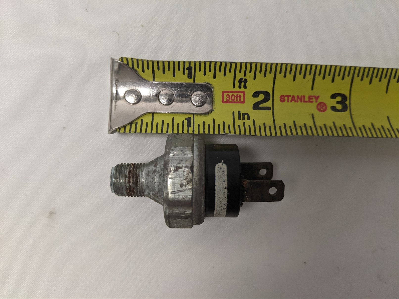 Used Freightliner Normally Closed Air Pressure Cut-Off Switch - P/N 5010A00003